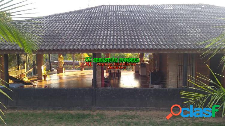 Bela Chácara 1800 m² com piscina em Caçapava