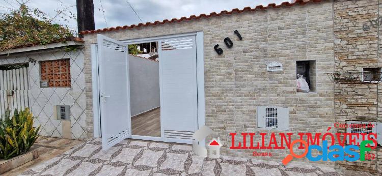 CASA NOVA COM PISCINA E 3 DORMITÓRIOS