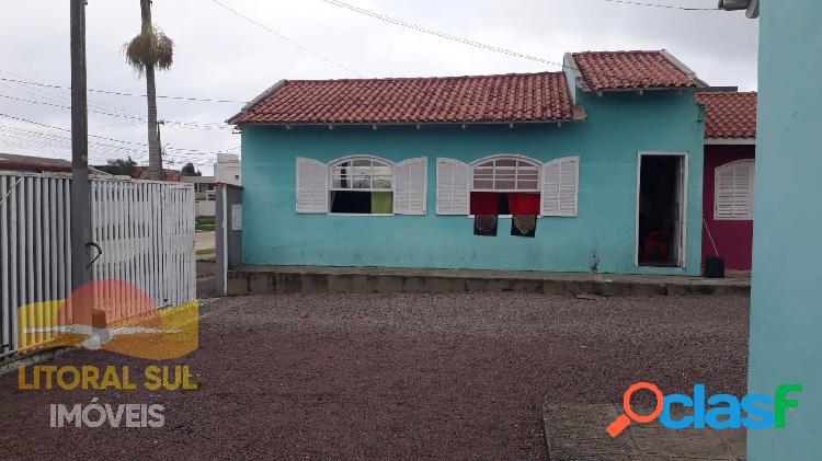 Casa a 200 metros da praia, Rua pavimentada