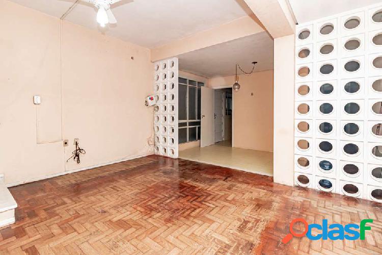 Casa com 5 quartos, 450m², à venda em Porto Alegre, Bom