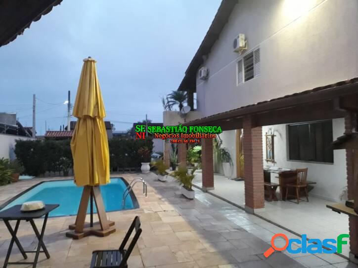 Casa na praia, alto padrão no Centro de Caraguatatuba