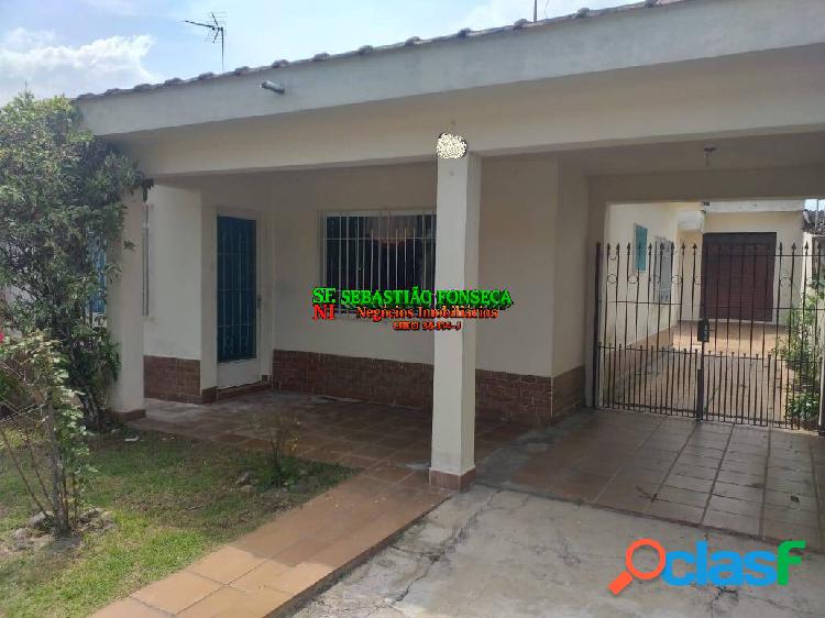 Casa na praia da Palmeiras 02 Dormitórios em Caraguatatuba