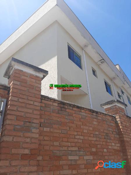 Casa sobrado com 02 dormitórios no Nova Esperança em