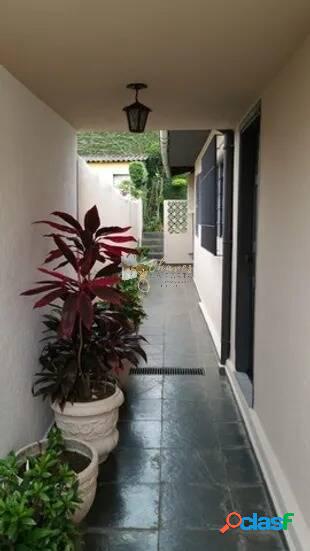 Casa à venda localizada na Via das Belezas
