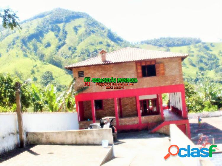 Chácara com casa boa em Virgínia MG