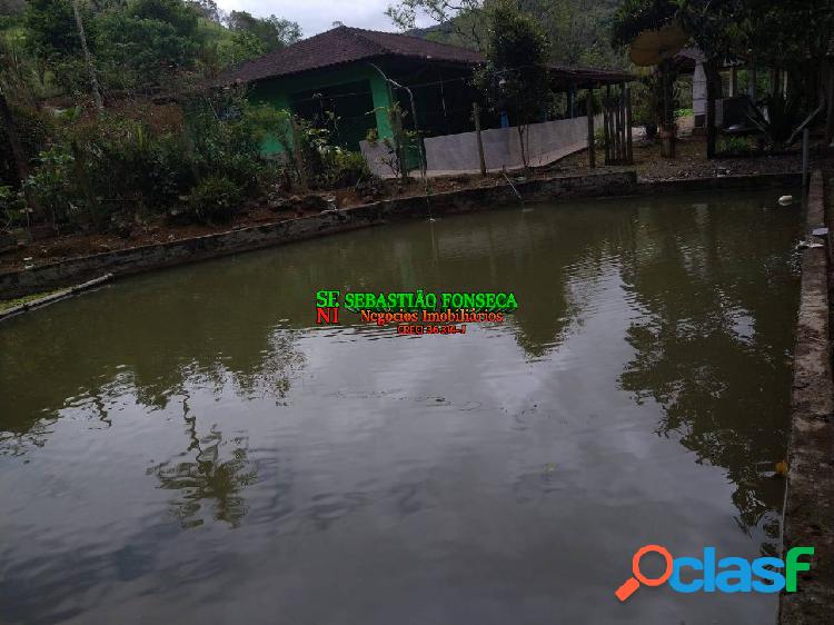 Chácara com lago e nascente em São Francisco Xavier