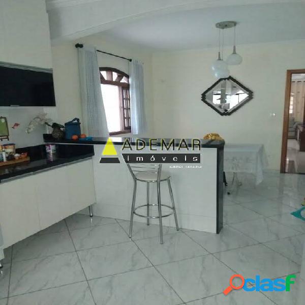 EXCELENTE CASA PARA VENDA
