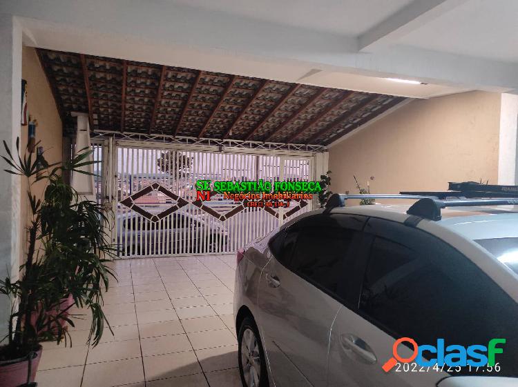 Linda Casa com 03 Dormitórios no Jardim Santa Luzia