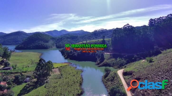 Linda Chácara na beira da Represa em Natividade da Serra