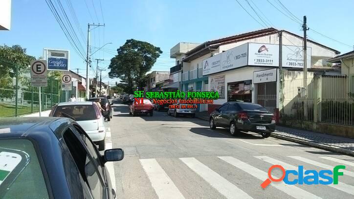 Prédio comercial em Avenida - bairro Santana em São José