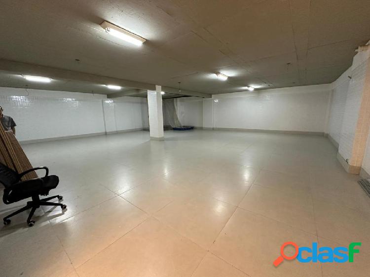 Sala comercial com 1 quarto, 178m², para locação em Rio