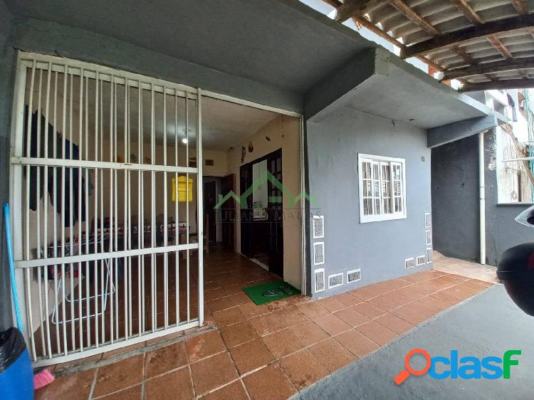 Sobrado com 3 dormitórios, 90m², à venda em Bal. Barra do