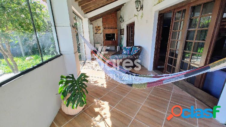 Sobrado no Laranjal com 3 dormitórios, suíte, piscina...