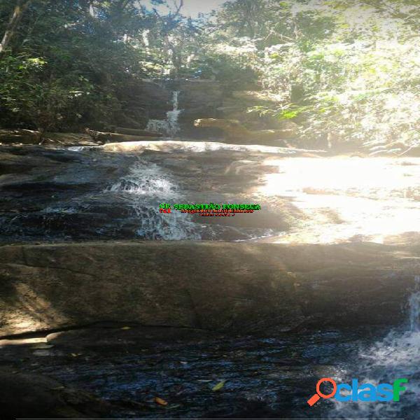 Sítio com Cachoeira e piscina em Monteiro Lobato