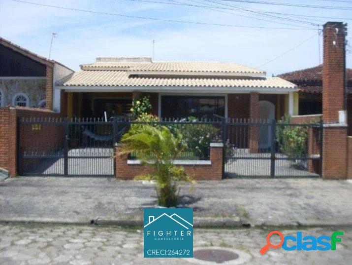 Sua Casa Perfeita em Peruíbe -SP Espera por Você!