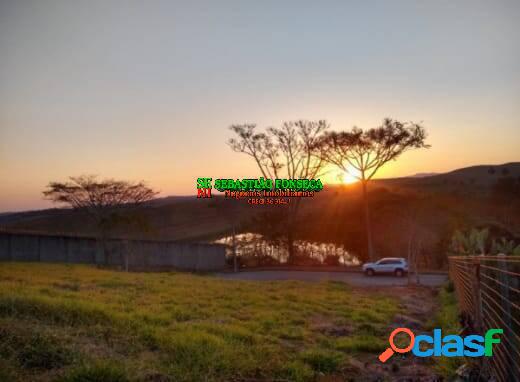Terreno 1800 m² no Condomínio Colinas do Parahyba