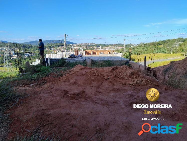 Terreno Escriturado à venda em bairro residencial com casa