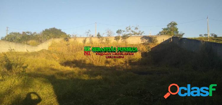 Área de 1900 m² em Caçapava- SP.