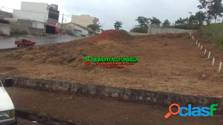 Área para construção de prédio no Jardim Santa Júlia