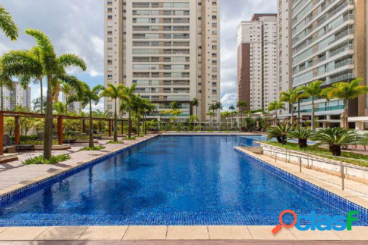 Apartamento com 3 quartos, 242m², à venda em São Paulo,