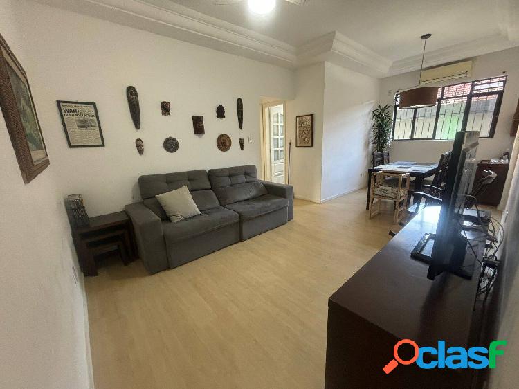 Apartamento 2 Dormitórios - Elevador - Garagem - Embaré