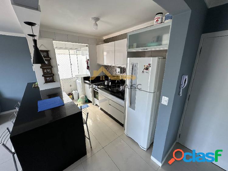 Apartamento à Venda em Florianópolis com 2 dormitórios,