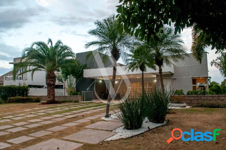 Casa com 4 dormitórios à venda, 456 m² por R$2.990.000,00