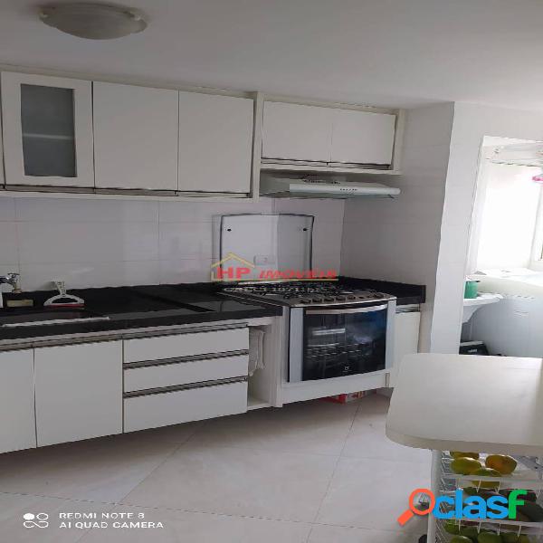 Lindo apartamento com planejados nos ambientes, condomínio