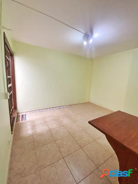 Loft com 1 quarto, 30m², à venda em Porto Alegre, Centro