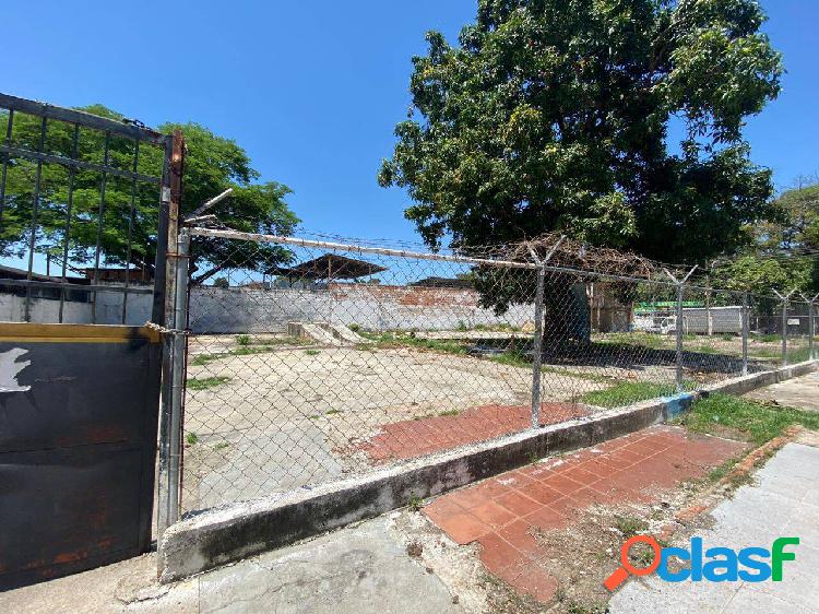 Se Vende Terreno 943m2 en Av. Sucre Naguanagua