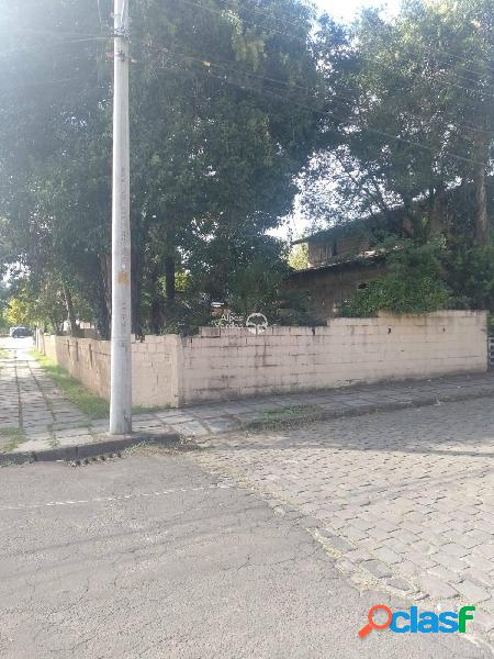 Vende-se terreno com 490,60m² a certa de 2 minutos da