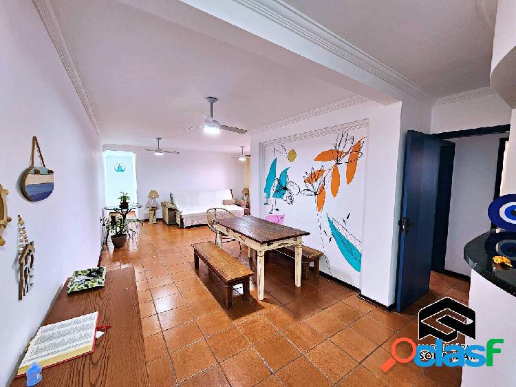 APARTAMENTO ENORME, 03 QUADRAS DA PRAIA, 04 DORMITÓRIOS!