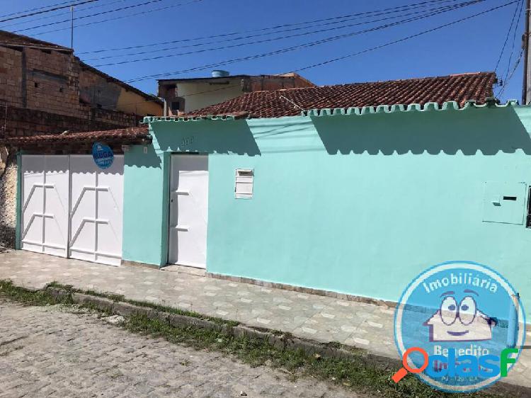 Alugo casa Térrea com 03 dormitórios em Porto Seguro