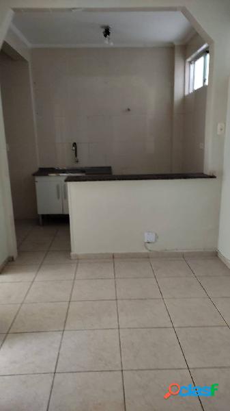 Apartamento 02 Dormitorios na Praça da Biquinha