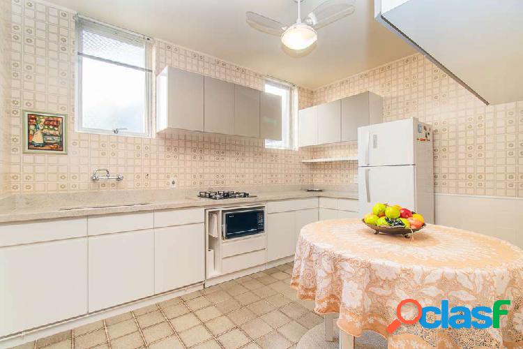 Apartamento com 2 quartos, 75m², à venda em Porto Alegre,