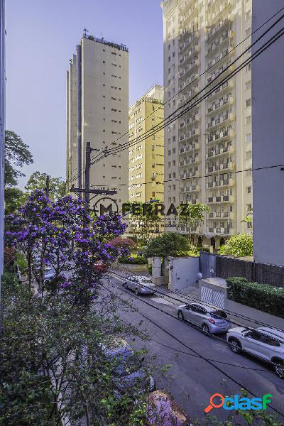 Apartamento de 209m² com 3 dormitórios sendo 2 suítes no