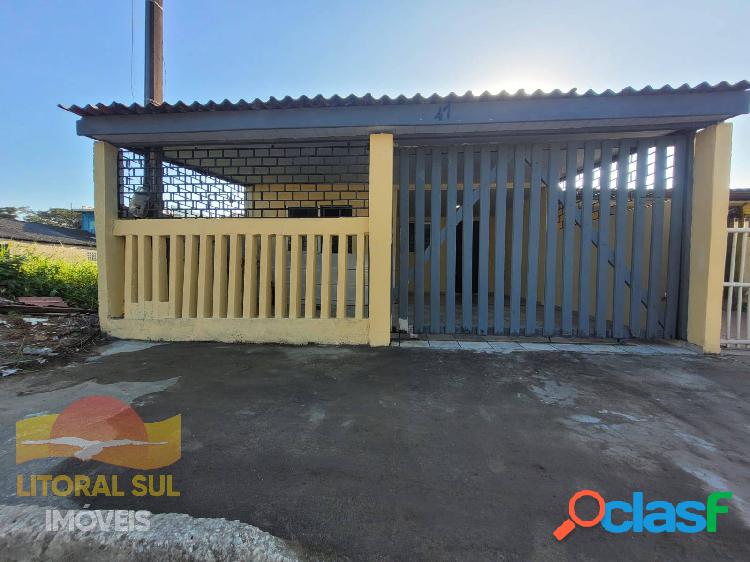 Casa, 2 quartos, recém reformada, 1km da praia, Figueira,