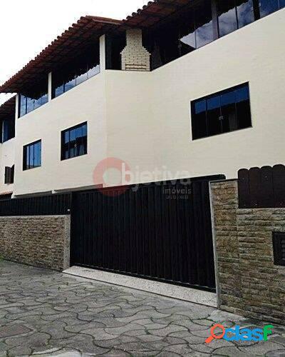 Casa Cond. à venda de 3 quartos, 180 m² - Jardim