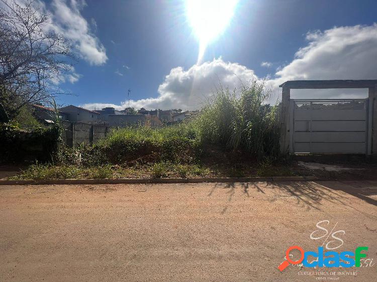 TERRENO COM PROJETO APROVADO PARA DUAS CASAS NO JARDIM SÃO