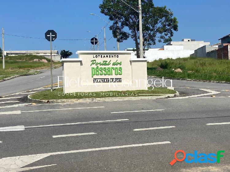 TERRENO DE ESQUINA PARA VENDA NO PORTAL DOS PÁSSAROS