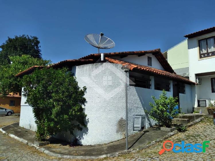 Vendo casa linear em condomínio de 3 quartos!