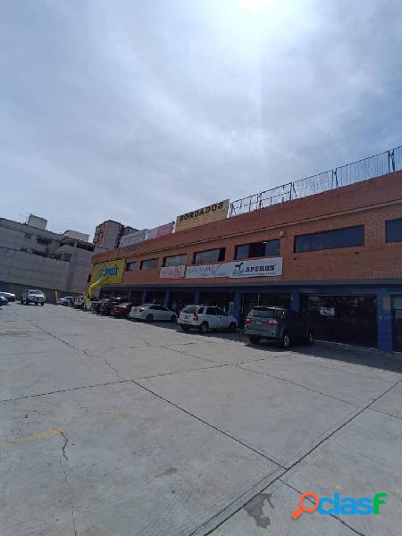 28 M2 Venta de Local u Oficina en C.C. Eurocenter Av Andres