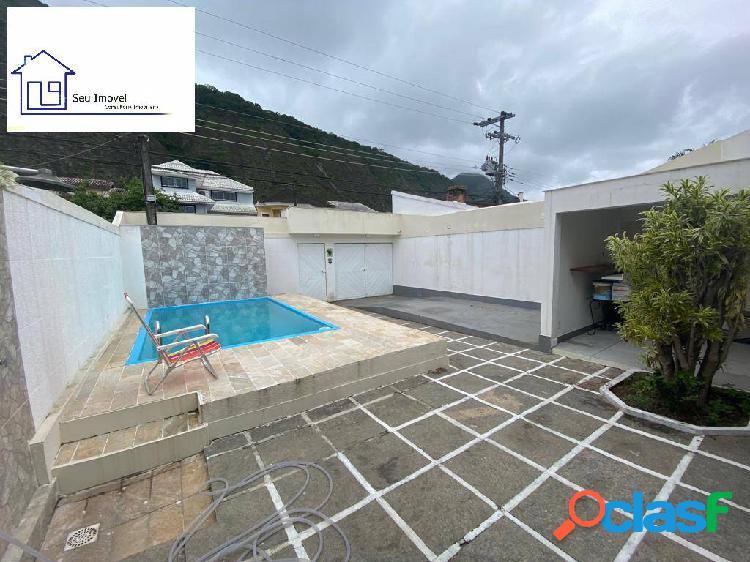 ALUGO OU VENDO EXCELENTE CASA COM PISCINA, COND. FECHADO /