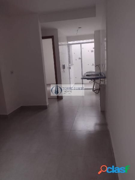 Apartamento 2 dormitíros e varanda na Chácara California