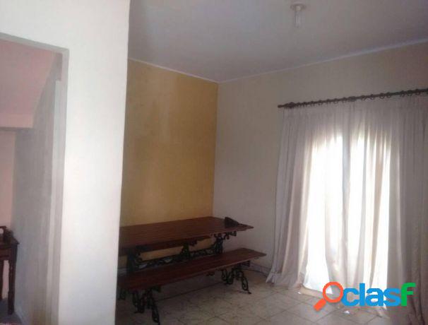 Casa Duplex 3 Quartos em Condomínio, Próximo ao