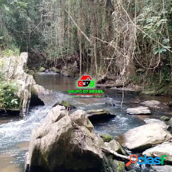 Fazenda com LINDO RIACHO, MATA e CACHOEIRA em Paraibuna