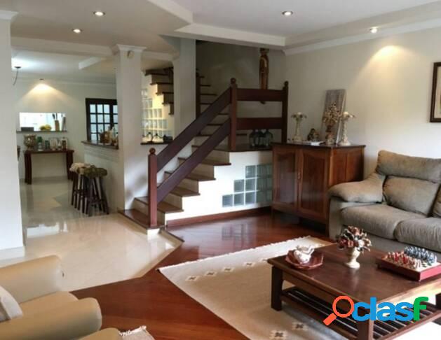 Lindo sobrado com 3 dormitórios 324m², Campestre com