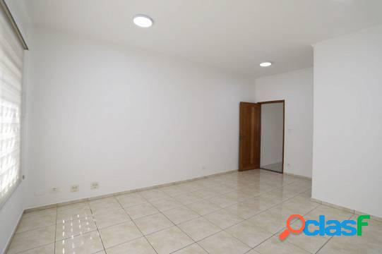 Sobrado com Edícula Vago no Barcelona 204m², 3