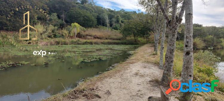 Sítio Exclusivo à Venda: Um Refúgio de Tranquilidade