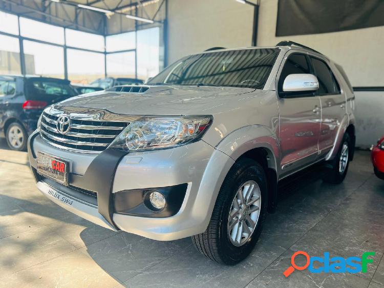 TOYOTA HILUX SW4 SRV D4-D 4X4 3.0 TDI DIES. AUT PRATA 2013